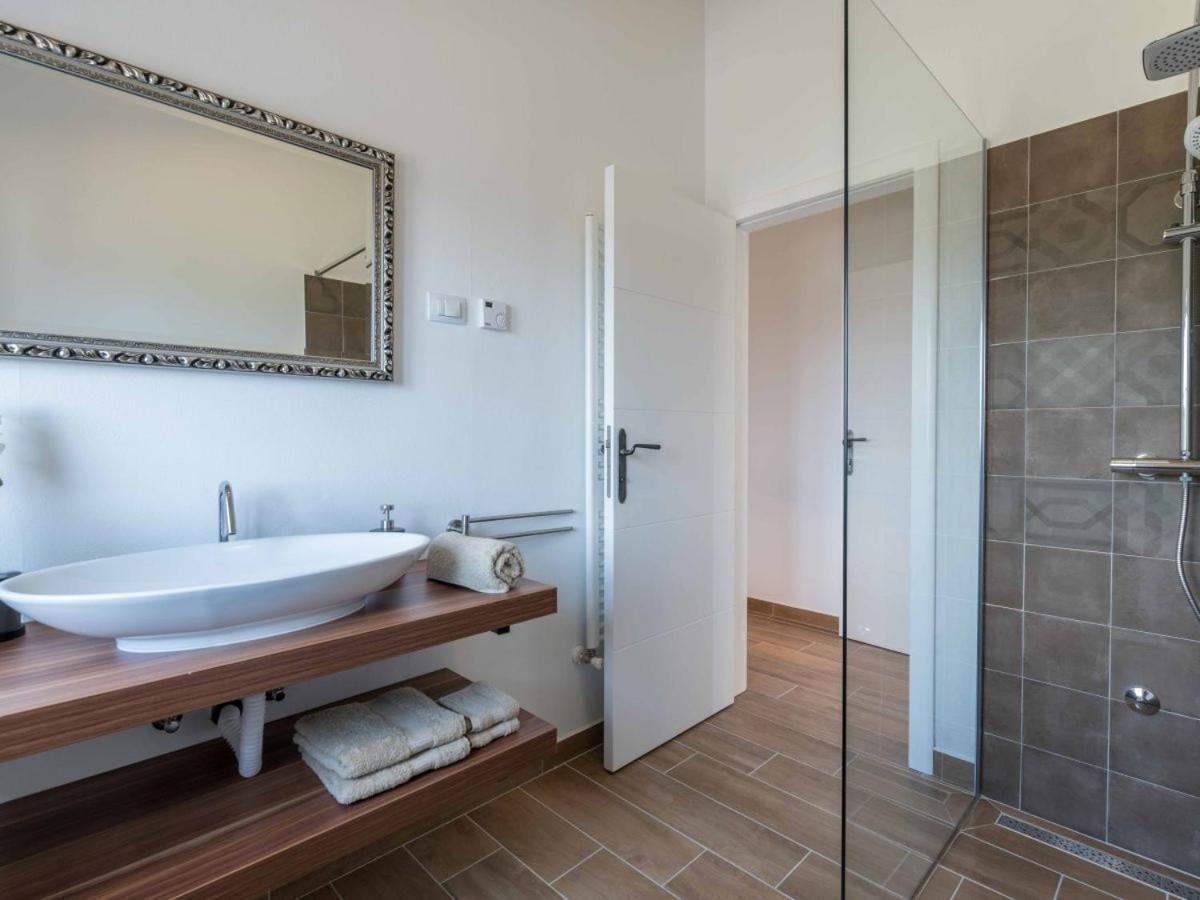 Moderne Istrische Steinvilla - 4 Sterne Mit Privatem, Beheizbaren Pool & Meerblick Kavran 외부 사진