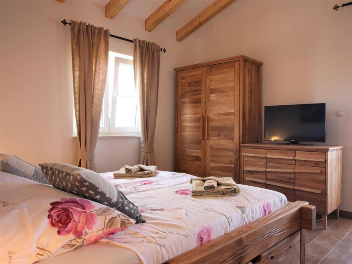 Moderne Istrische Steinvilla - 4 Sterne Mit Privatem, Beheizbaren Pool & Meerblick Kavran 외부 사진